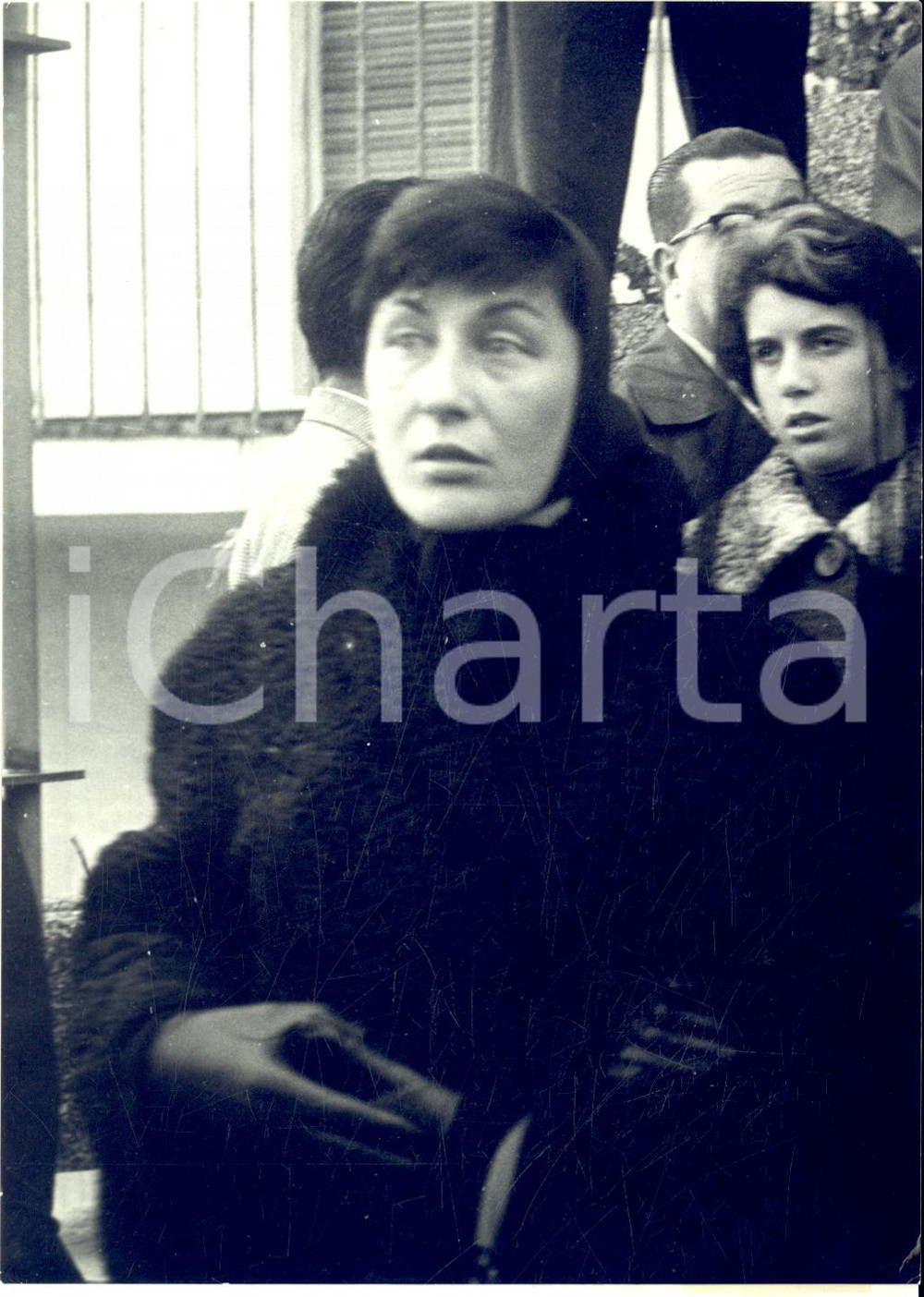 1960 AGRIGENTO Caso TANDOJ - Danika LA LOGGIA all'interrogatorio *Foto 13x18 cm  Fotografia d'epoca con didascalia coeva.  CONDIZIONI: G      originale e autentica 1