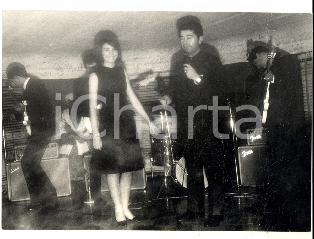 Fotografia d epoca originale 1960 ca PARIS Orchestrina in un cabaret notturno Fotografia VINTAGE 18x13 1