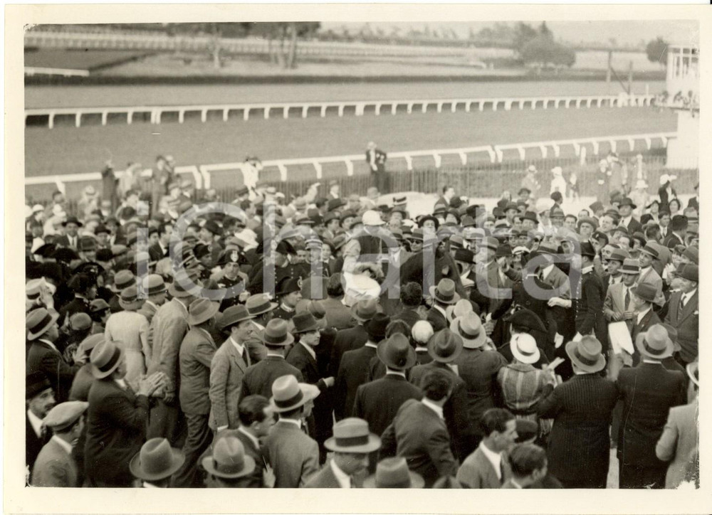Fotografia d epoca originale 1933 ROMA Ippodromo CAPANNELLE Cavallo HENNEBE vincitore del Premio LITTORIO 1