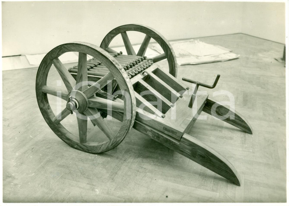 Fotografia d epoca originale 1939 MILANO MOSTRA LEONARDESCA Cannone di Leonardo Ing. Carlo ZAMMATTIO Foto 1
