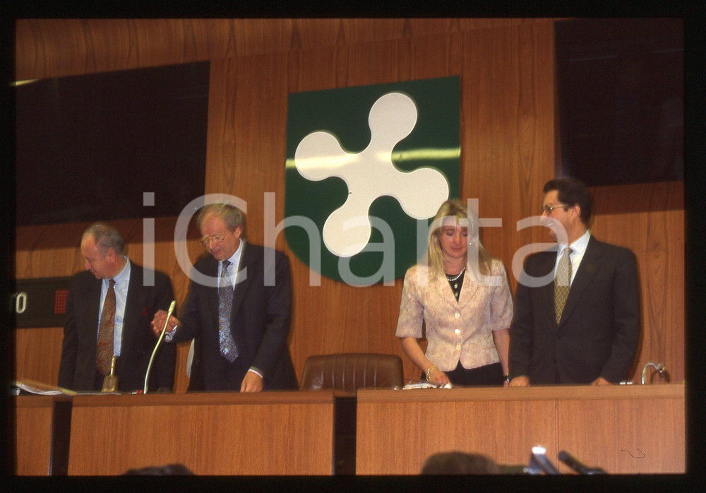 35mm vintage slide* 1995 ca MILANO - ASSOLOMBARDA Assemblea pubblica (1)