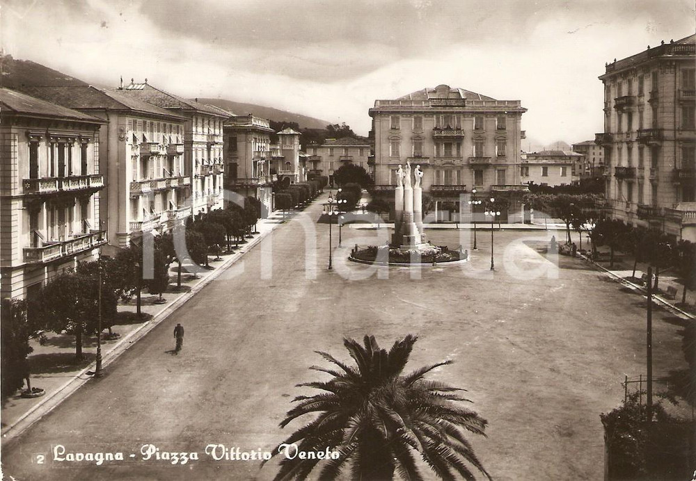Cartolina originale da collezione 1962 LAVAGNA GE Bicicletta in Piazza Vittorio Veneto Cartolina FG VG 1