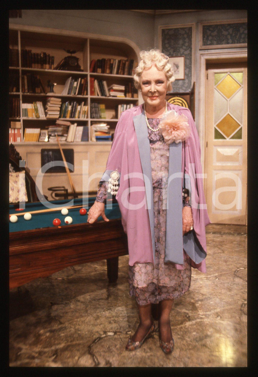 35mm vintage slide* 1990 RAI 2 - Caterina BORATTO a VILLA ARZILLA (33)