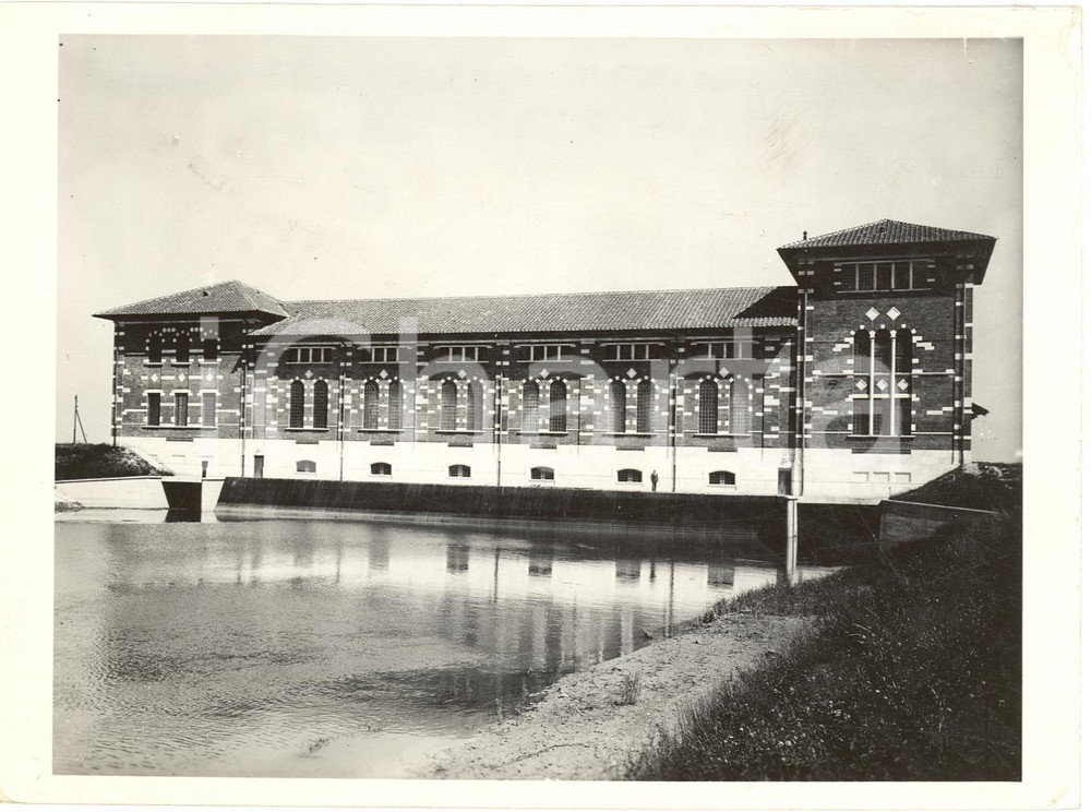 Fotografia d'epoca originale 1930 circa BONDENO (FE) Facciata stabilimento idrovoro 1