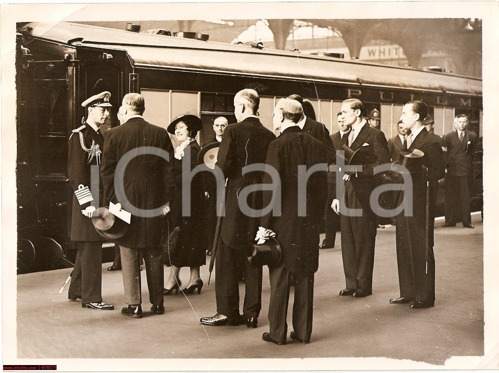 Fotografia d epoca originale 1938 BRITISH ROAYL TRAIN Monarchs leave for Paris PHOTO 1