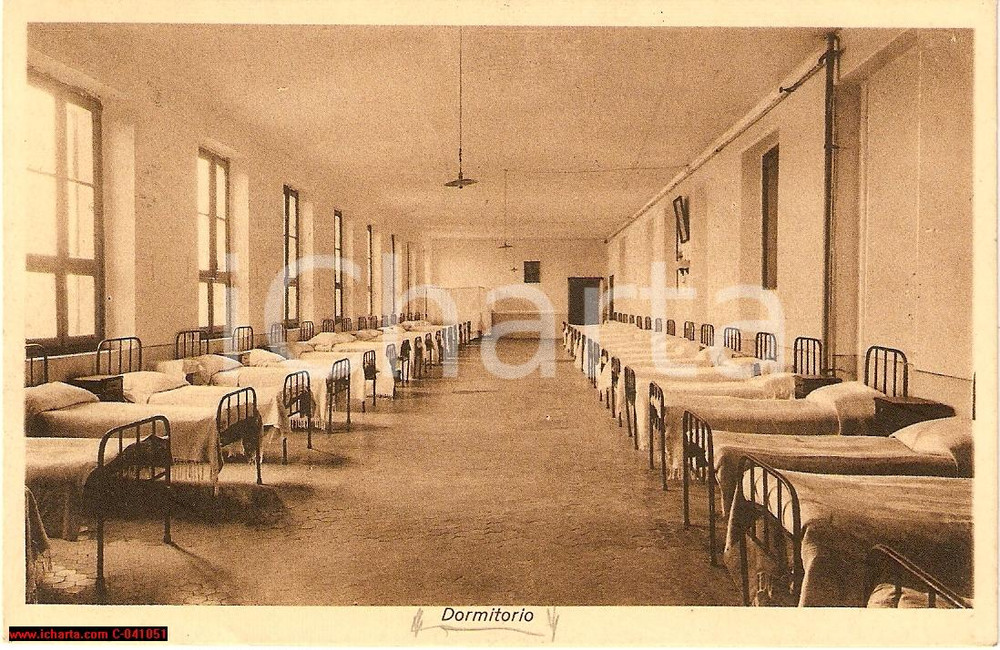 Cartolina originale da collezione 1933 TREVIGLIO (BG) Dormitorio Collegio Salesiano FP VG 1