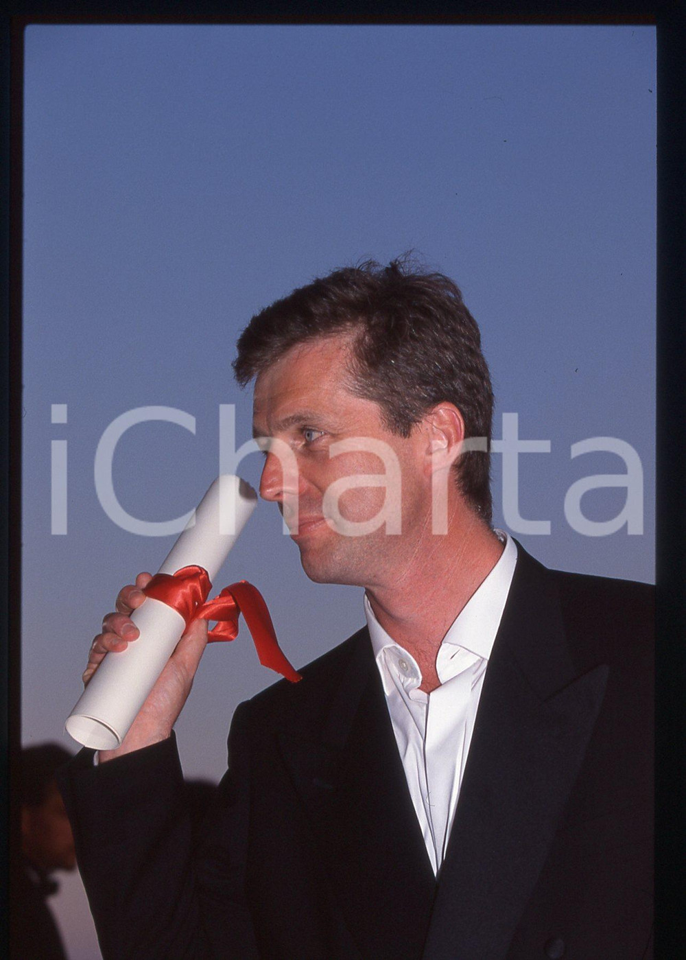 35mm vintage slide*1999 FESTIVAL DI CANNES - Bruno DUMONT esibisce il premio 