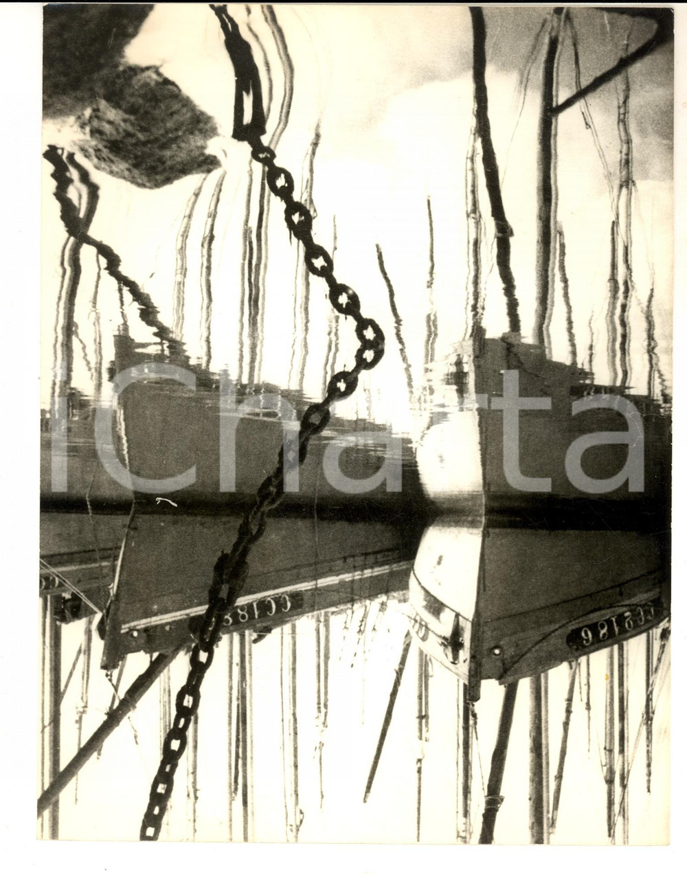 Fotografia d epoca originale 1970 ca NAPOLI ? Riflesso di una barca nel porto Fotografia ARTISTICA 24x18 1