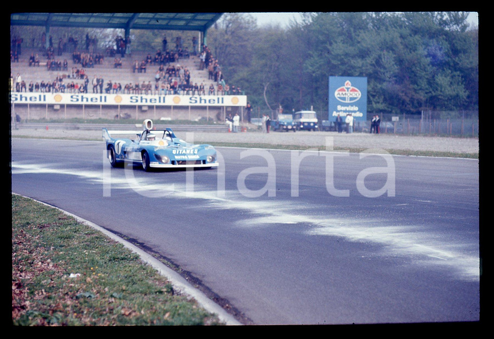 35mm vintage slide* 1974 1000 KM MONZA MATRA MS670C Equipe Gitanes in una curva 