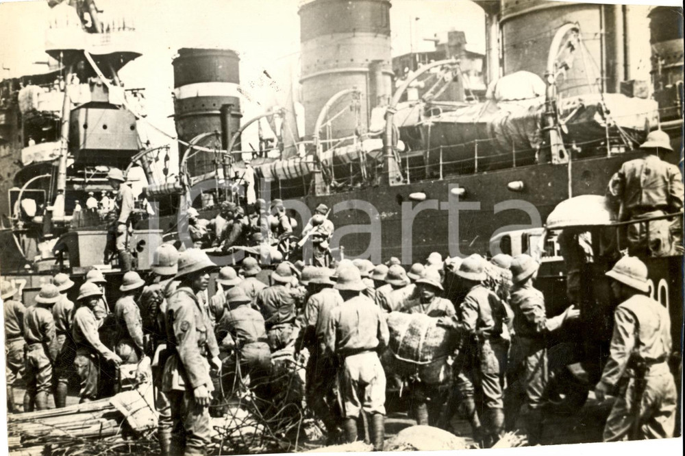 Fotografia d epoca originale 1937 SHANGAI CINA Imponente sbarco truppe giapponesi 1