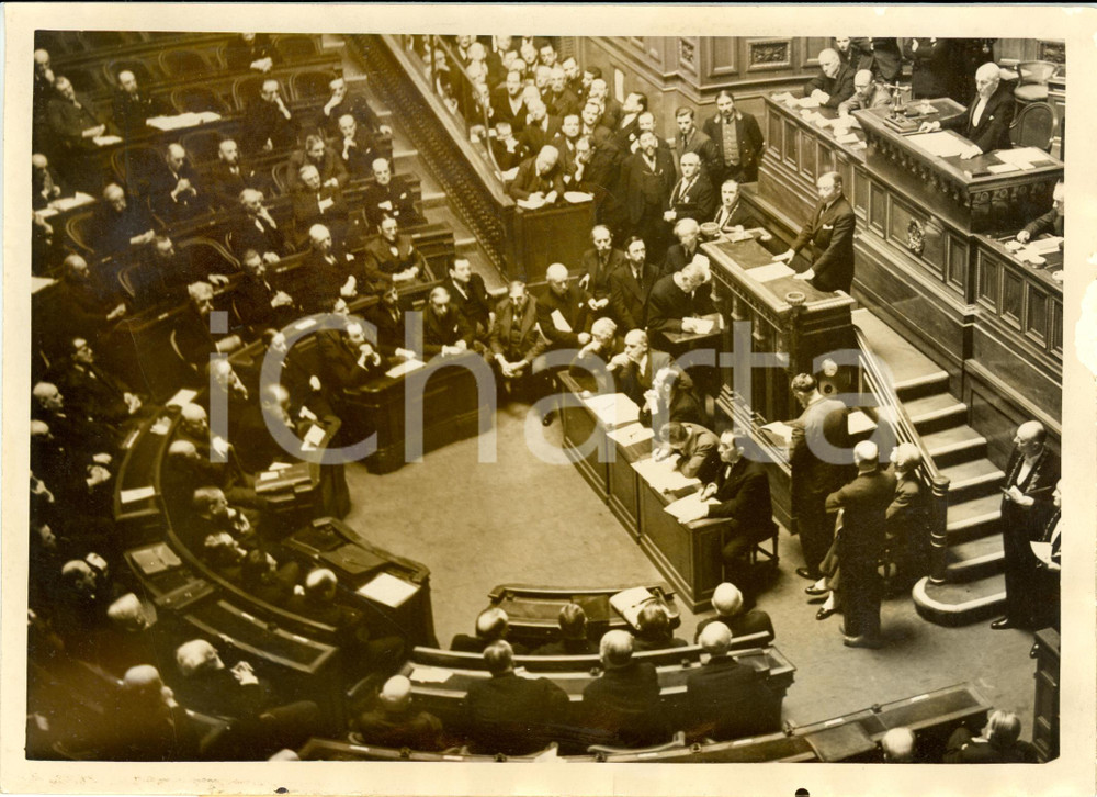 Fotografia d epoca originale 1940 PARIGI Paul REYNAUD Primo Ministro francese parla al Senato Fotografia 1