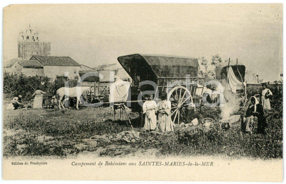 1910 ca SAINTES-MARIES-DE-LA-MER Campement de bohÃ©miens - Carte postale  Cartolina postale d'epoca, non viaggiata.CONDIZIONI: G (ma minima mancanza angolare)FORMATO: FP    originale e autentica 1