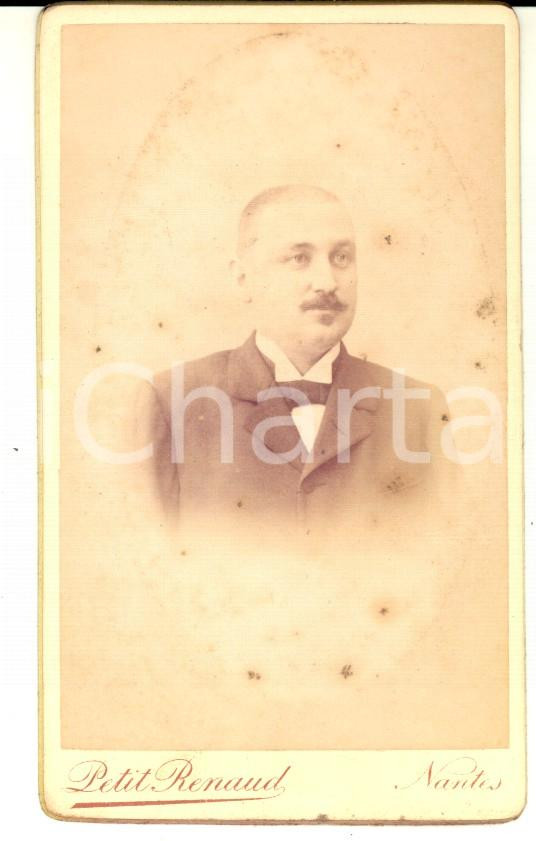 Fotografia d epoca originale 1903 NANTES FRANCE Ritratto maschile in abito scuro Foto PETIT RENAUD CDV 1