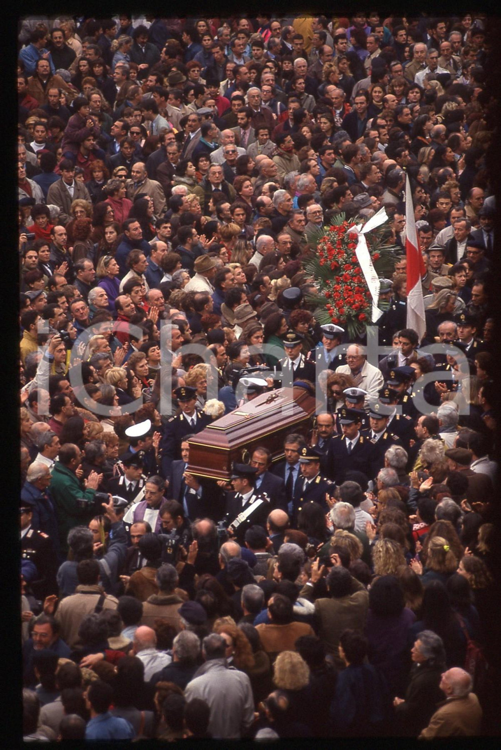 Fotografia d epoca originale 35mm vintage slide 1993 RIMINI Federico FELLINI  Funerale del regista 5 1