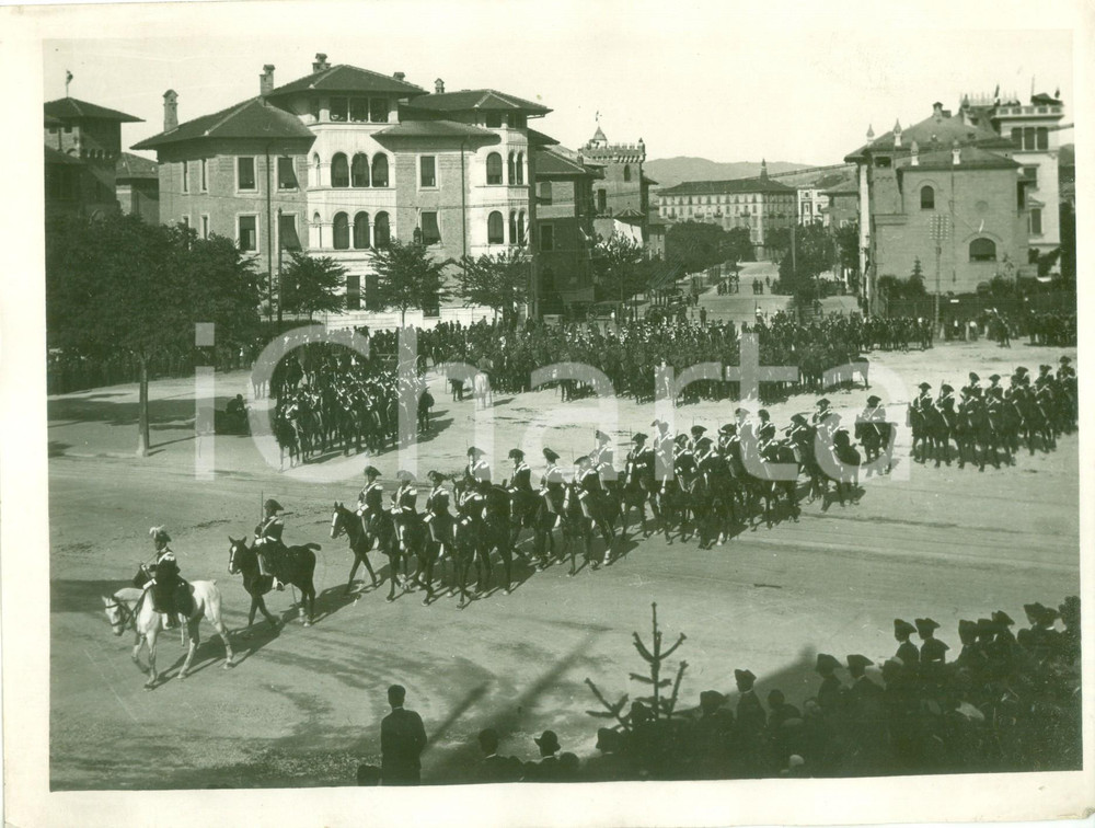 Fotografia d epoca originale 1930 ca TORINO Carosello Storico Militare festa spiriti armi equitazione FOTO 1