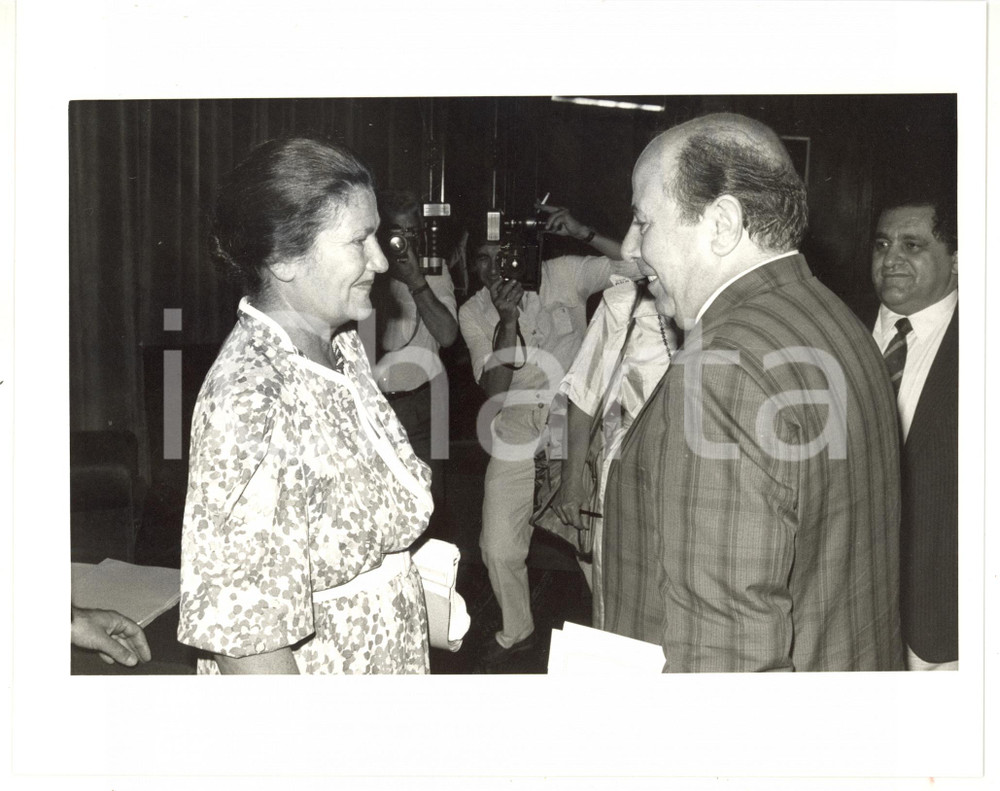 1988 BARI - EUROPACINEMA Simone VEIL a colloquio con Carmine CIANFARANI *Foto
