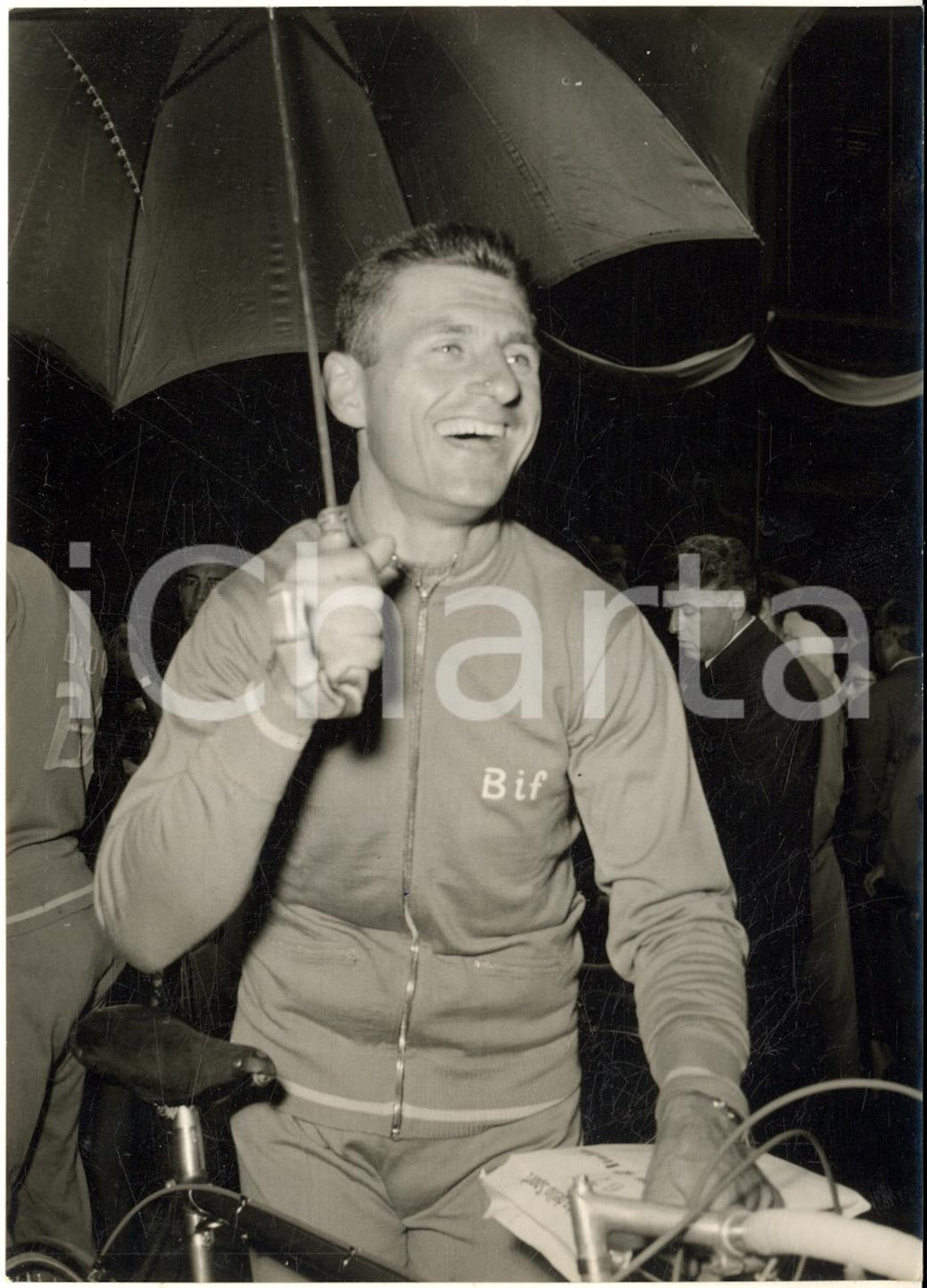 1956 CICLISMO GIRO D'ITALIA Pasquale FORNARA alla punzonatura - Foto 13x18