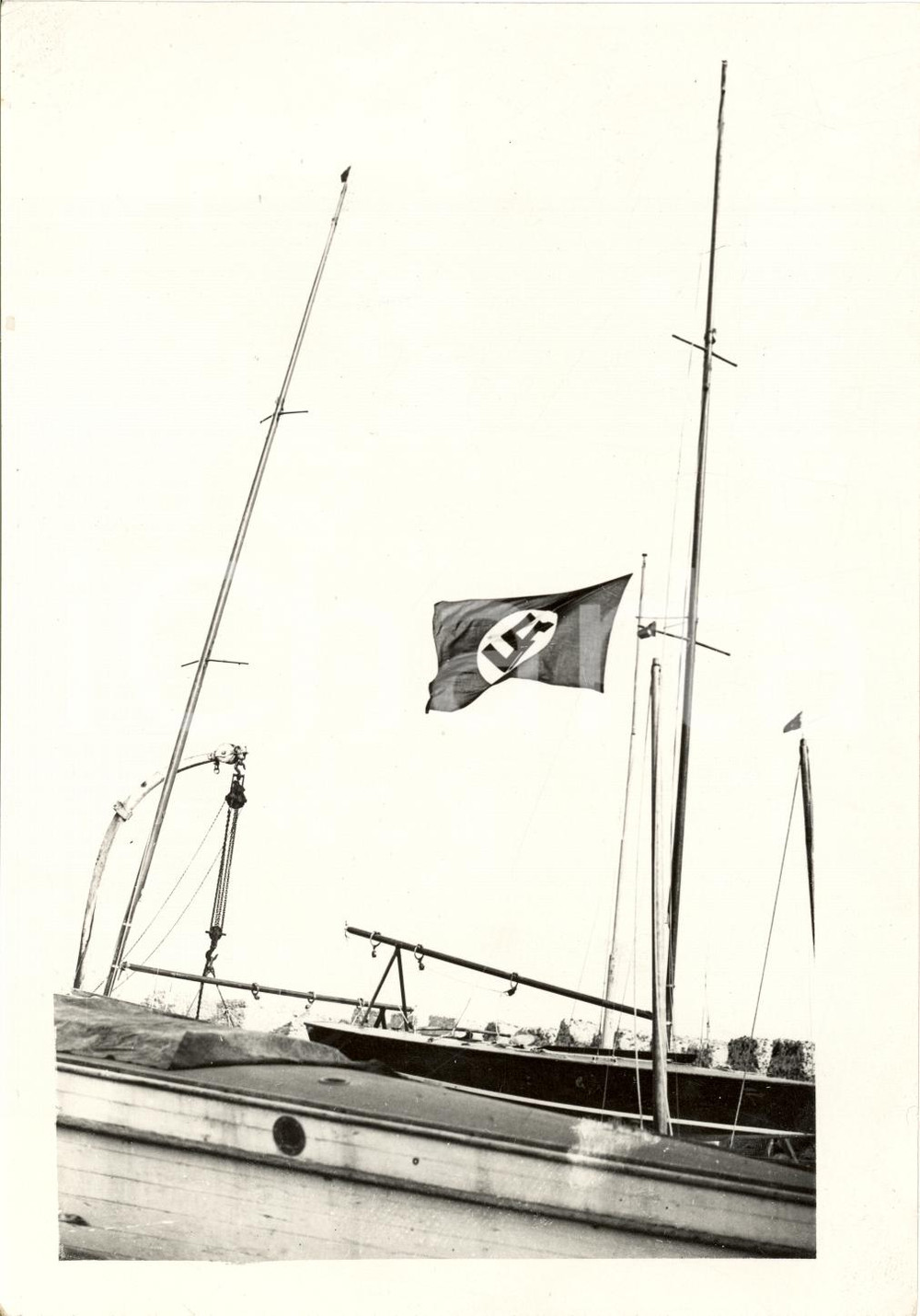 Fotografia d'epoca originale 1936 NAPOLI Canottaggio Svastica su canottieri Napoli 1