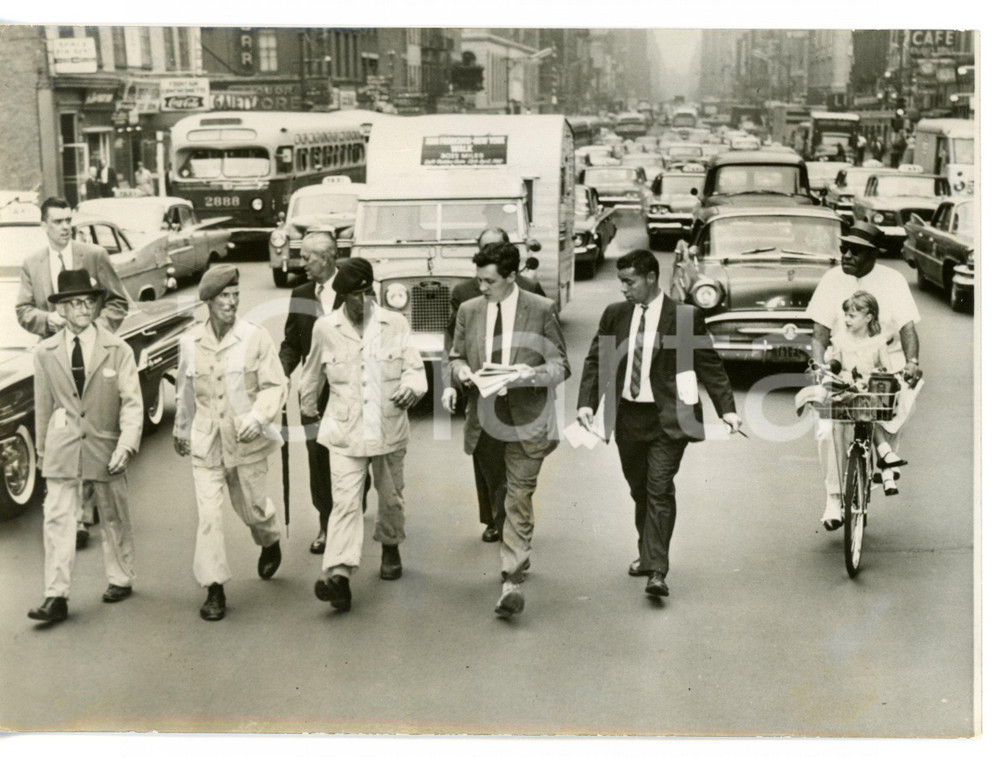1960 NEW YORK 3000 mile US march - RAF Sergeant Patrick MALONEY and Mervyn EVANS