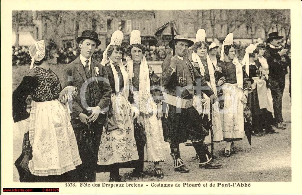 Cartolina originale da collezione 1920 Fete Costumes bretons PLOARE  et PONT L ABBE  FP NV 1