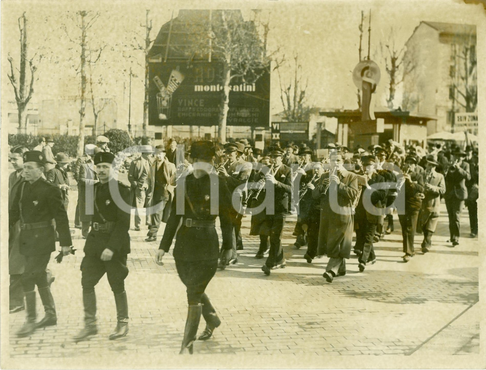 Fotografia d epoca originale 1936 MILANO Corteo banda musicale alla FIERA CAMPIONARIA Fotografia 1