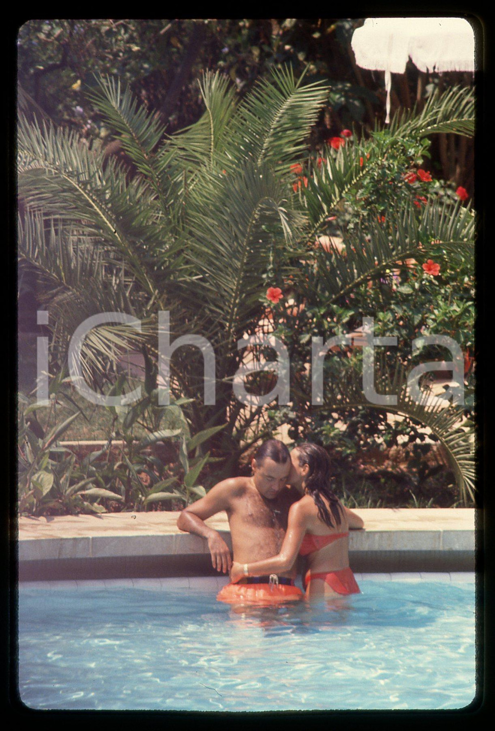 35mm vintage slide* 1989 MAIORCA - Ana OBREGON e Cesar ALBINANA in piscina (7)