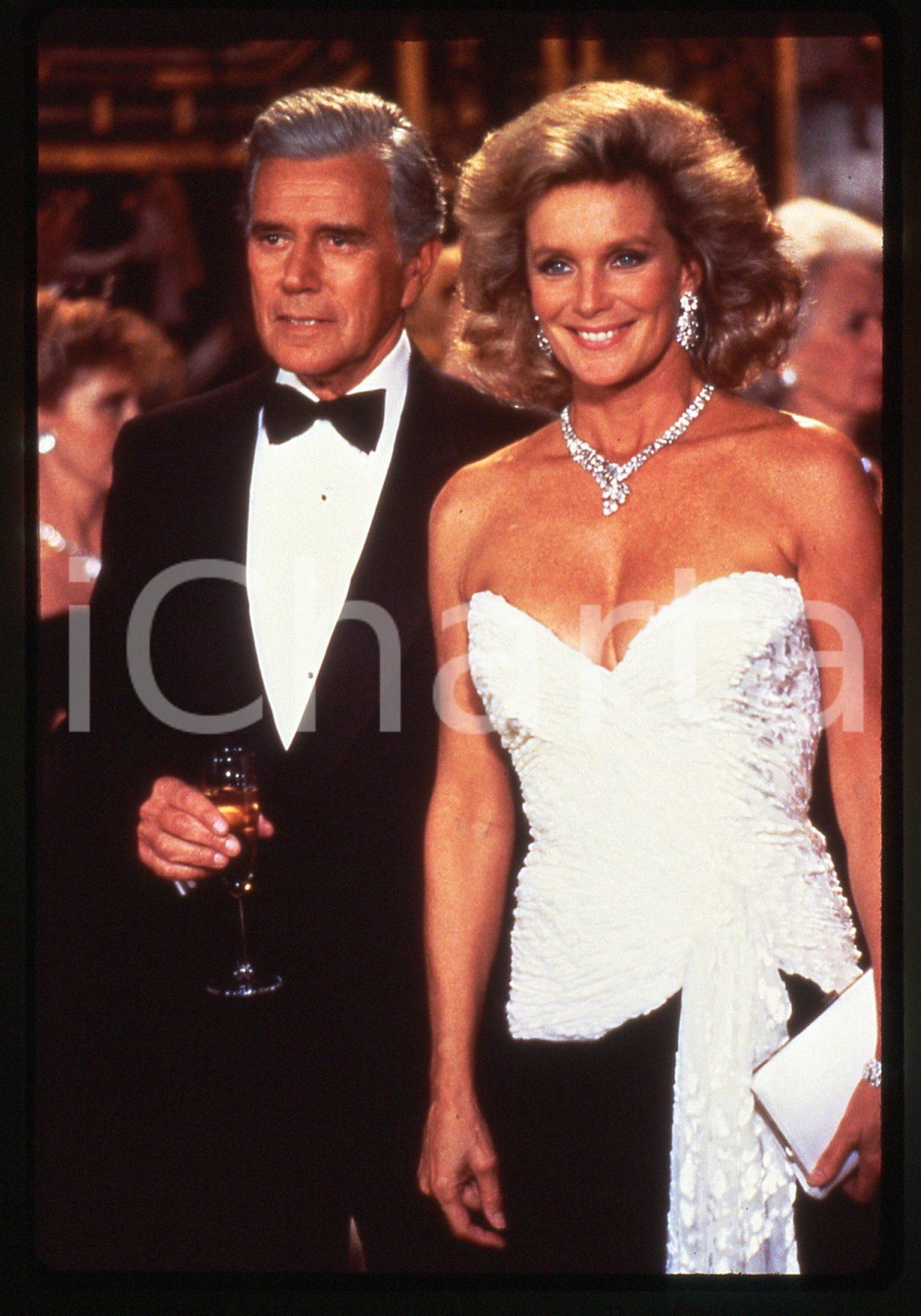 35mm vintage slide* 1981 DYNASTY John FORSYTHE Linda EVANS in una scena serie tv