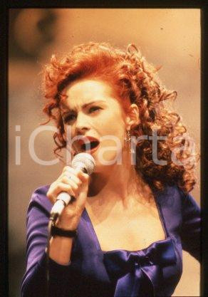 35mm vintage slide* 1988 ca LONDON Scottish singer Sheena EASTON (21)