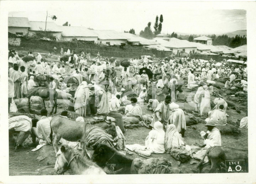 Fotografia d epoca originale 1936 ADDIS ABEBA ETIOPIA AOI Il mercato indigeno affollato Fotografia 1