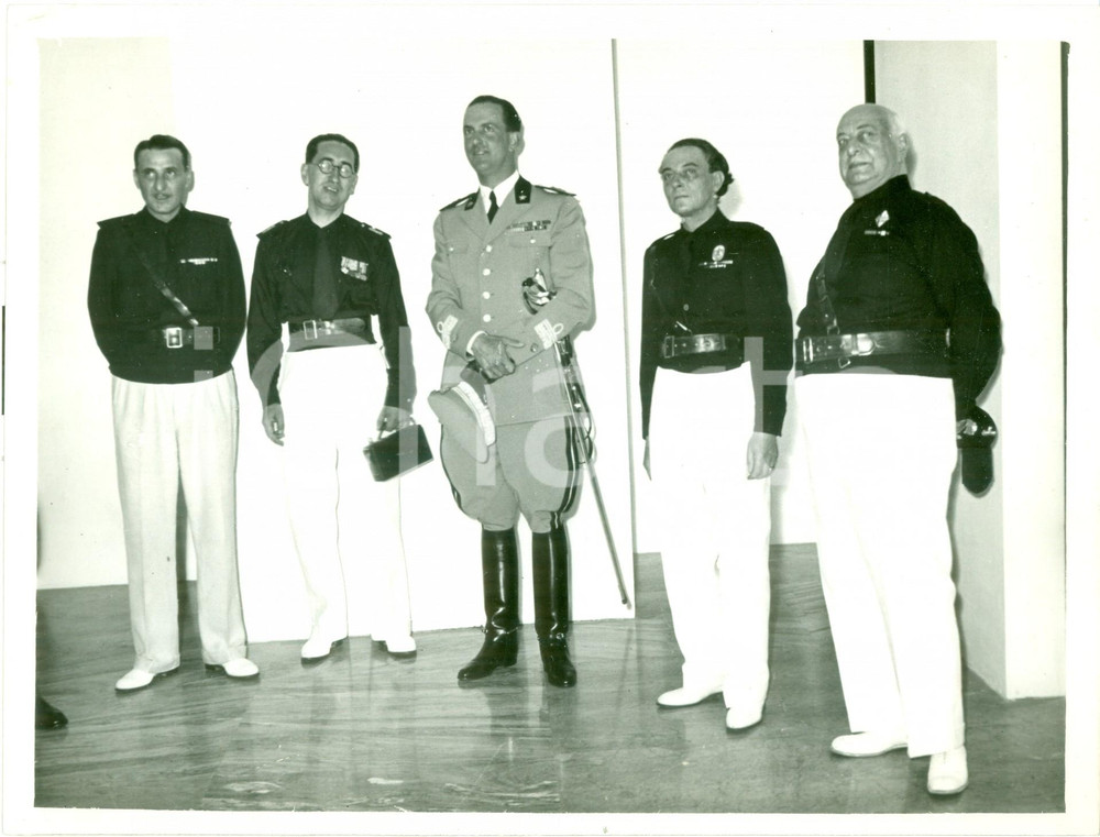 Fotografia d epoca originale 1936 MILANO Principe UMBERTO II visita la TRIENNALE Fotografia 1