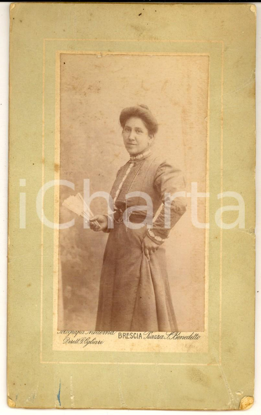 1900 ca BRESCIA Ritratto di donna con il ventaglio *Foto MODERNA G. OGLIARI