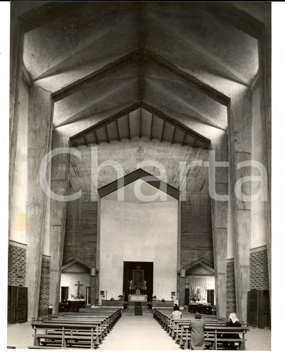 Fotografia d epoca originale 1950 ca PAVIA Chiesa SACRA FAMIGLIA  Interno con altare FOTO ARTISTICA 1