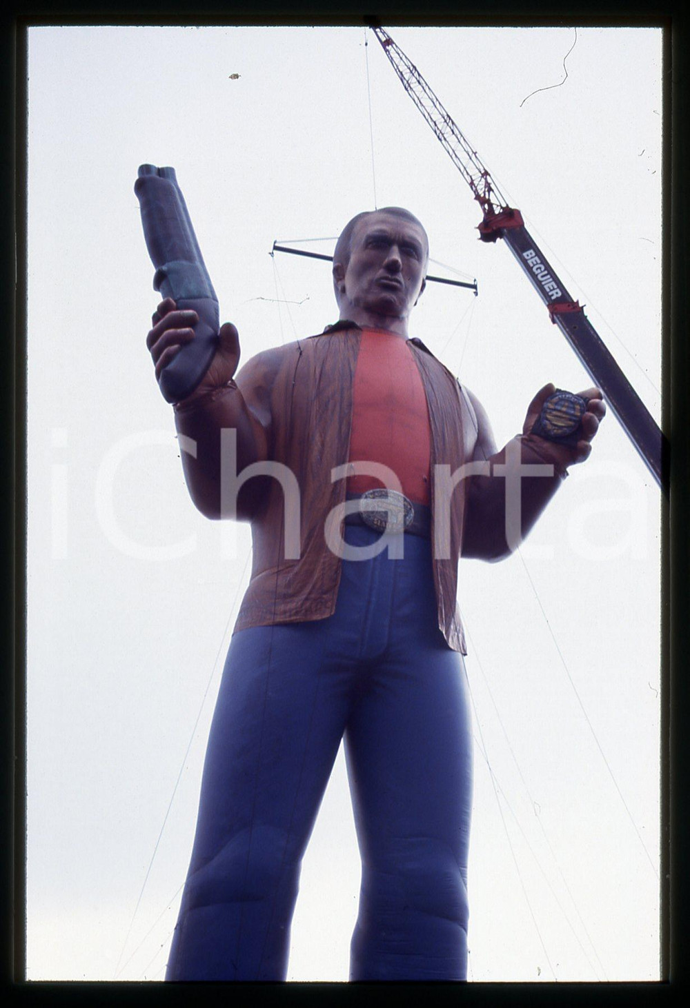 35mm vintage slide* 1993 NEW YORK Arnold SCHWARZENEGGER statue LAST ACTION HERO