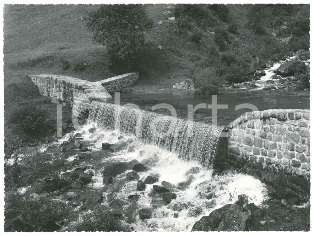 Fotografia d epoca originale 1955 ca VAL GRANDE VEZZA Sistemazioni torrentizie Foto Gualtiero LAENG FIRMATA 1