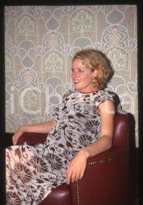 35mm vintage slide* 1997 CINEMA Portrait of american actress Elisabeth SHUE (8)