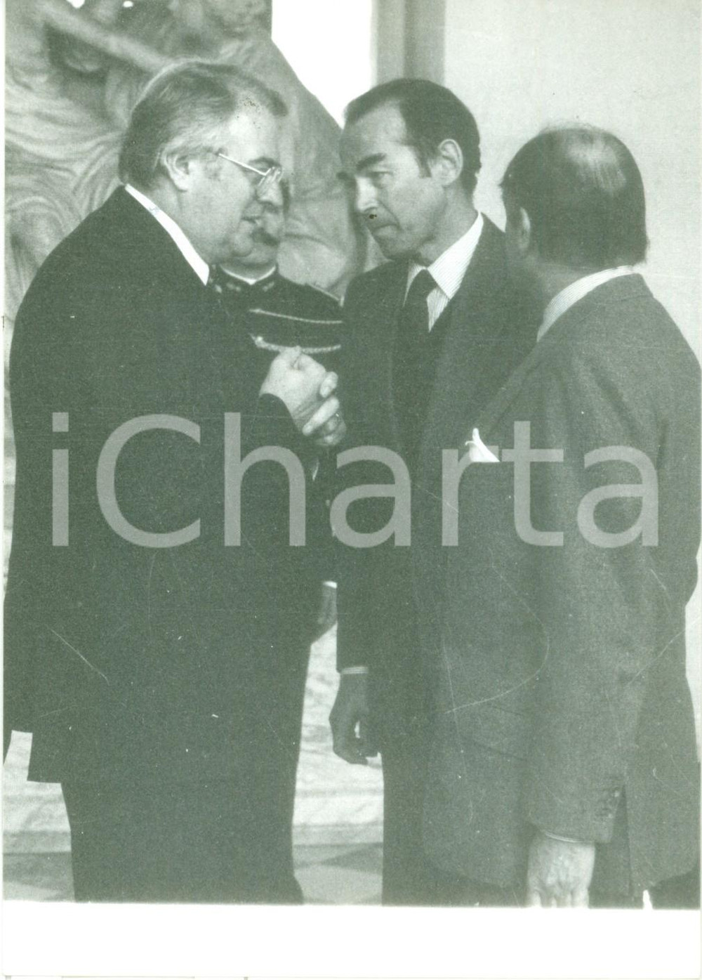 Fotografia d epoca originale 1983 PARIS Pierre MAUROY Robert BADINTER Claude CHEYSSON all ELISEO Fotografia 1