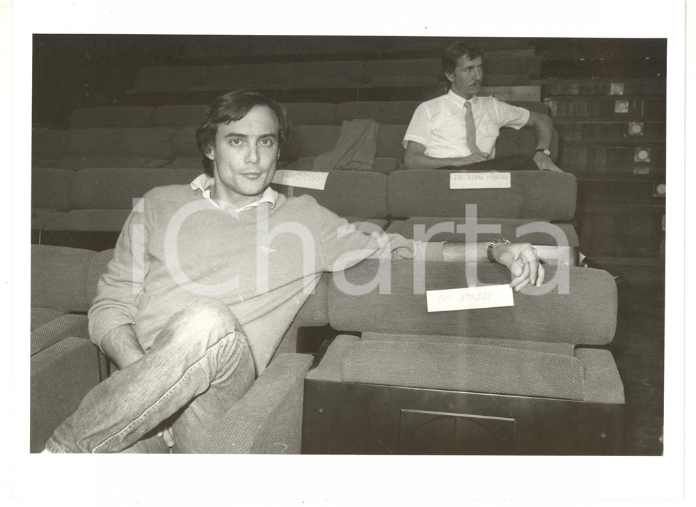 Fotografia d epoca originale 1982 RAI  CINEMA Massimo BONETTI alla prima de Storia d amore e d amicizia 1