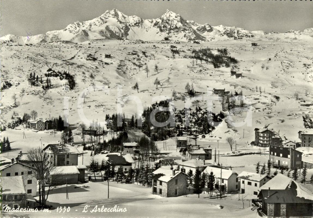 Cartolina originale da collezione 1956 MADESIMO SO Veduta del paese con hotel ARLECCHINO Cartolina FG VG 1