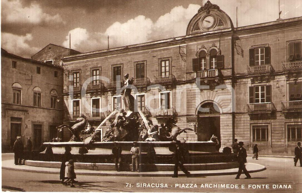 Cartolina originale da collezione 1941 SIRACUSA Piazza ARCHIMEDE e Fontana di Diana *Cartolina ANIMATA FP NV 1