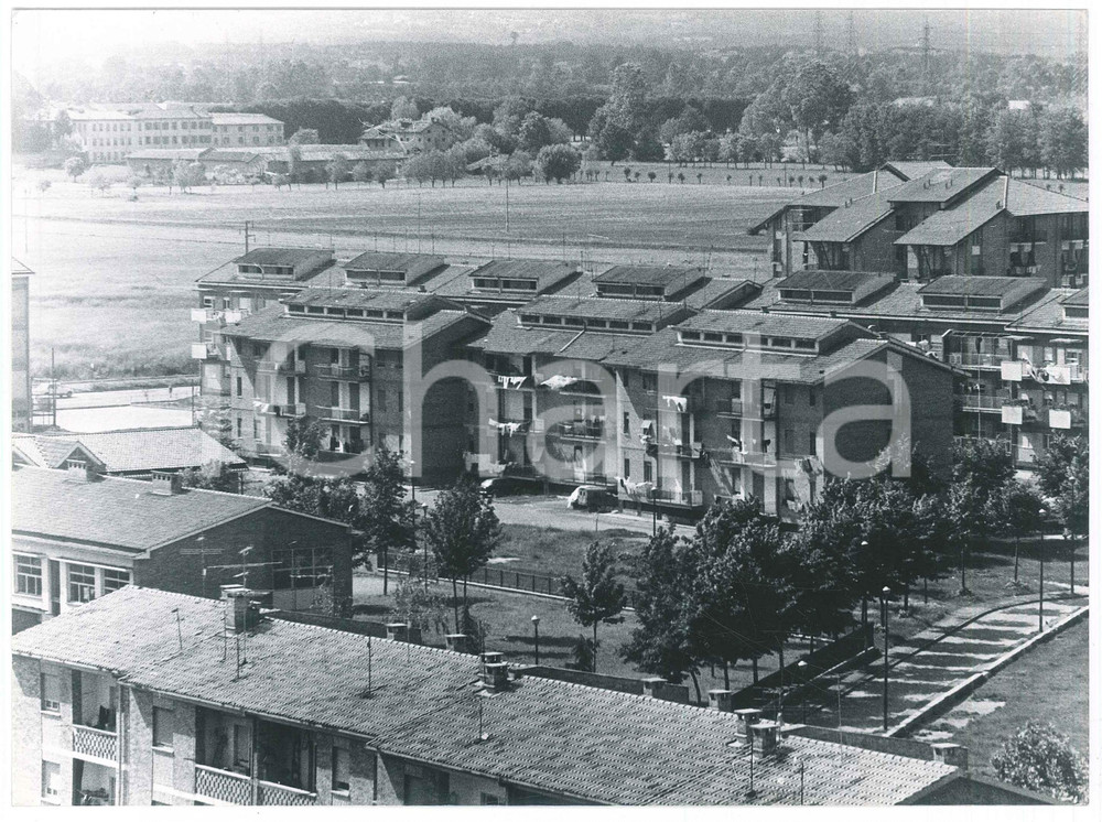 Fotografia d epoca originale 1975 ca TORINO  Quartiere VALLETTE  Condomini  Foto 24x18 cm 1