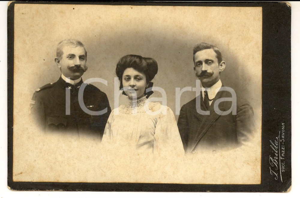Fotografia d'epoca originale 1910 ca SAVONA Ritratto di famiglia con ufficiale in divisa *Foto BRILLIA 1