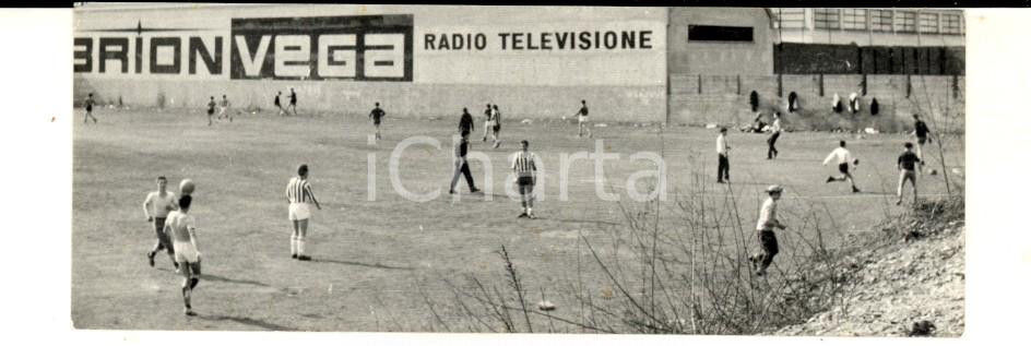 Fotografia d epoca originale 1960 ca MILANO LAMBRATE Partitella al campo di via PREDIL Foto ARTISTICA 12x4 1