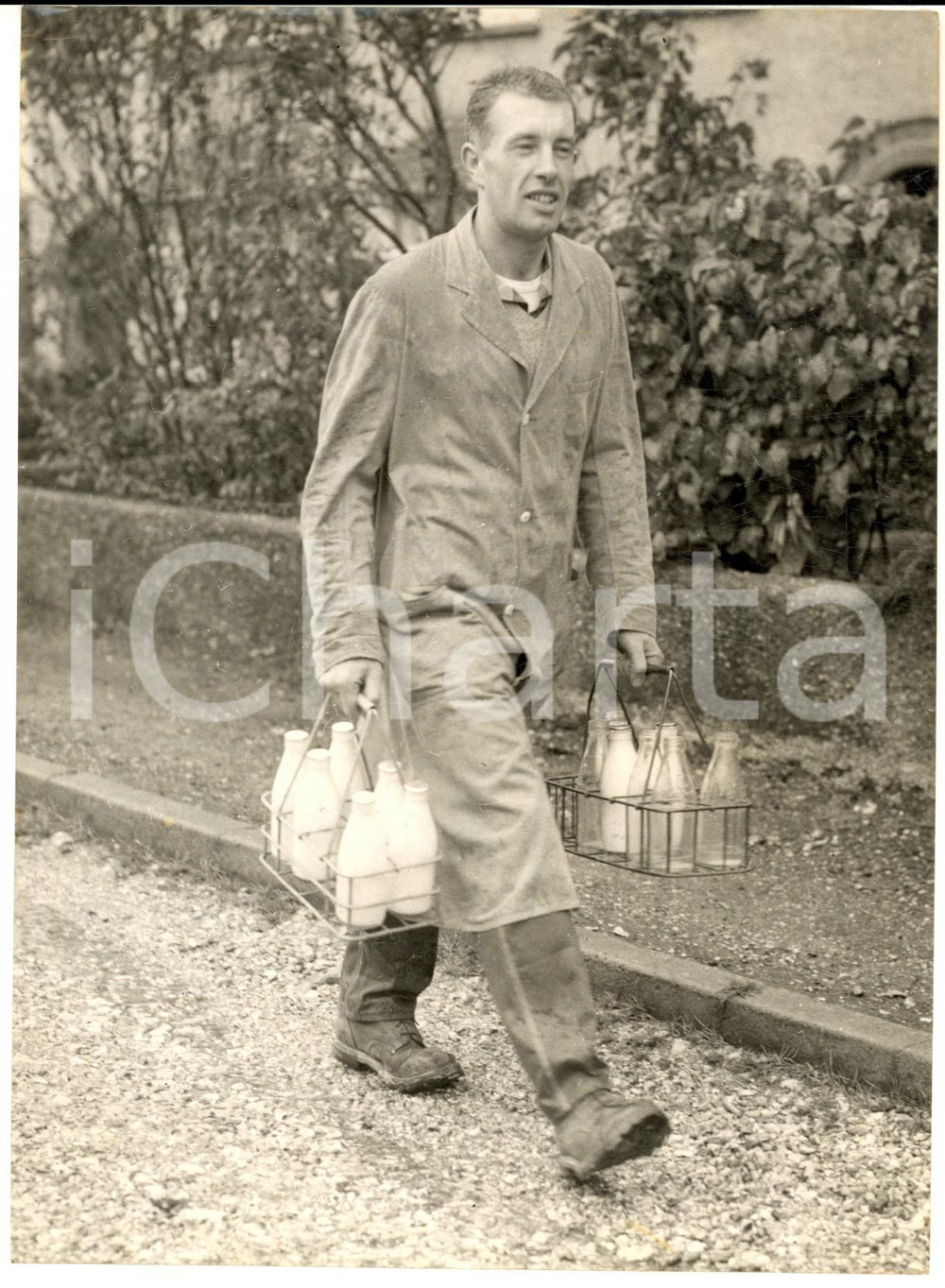 1957 STEYNING (SUSSEX) Gold medal road walker Norman READ as a milkman *Photo