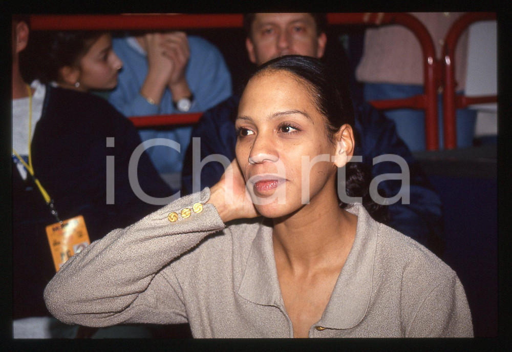 35mm vintage slide* 1993 MILANO - MURATTI INDOOR Barbara FELTUS Ritratto 7