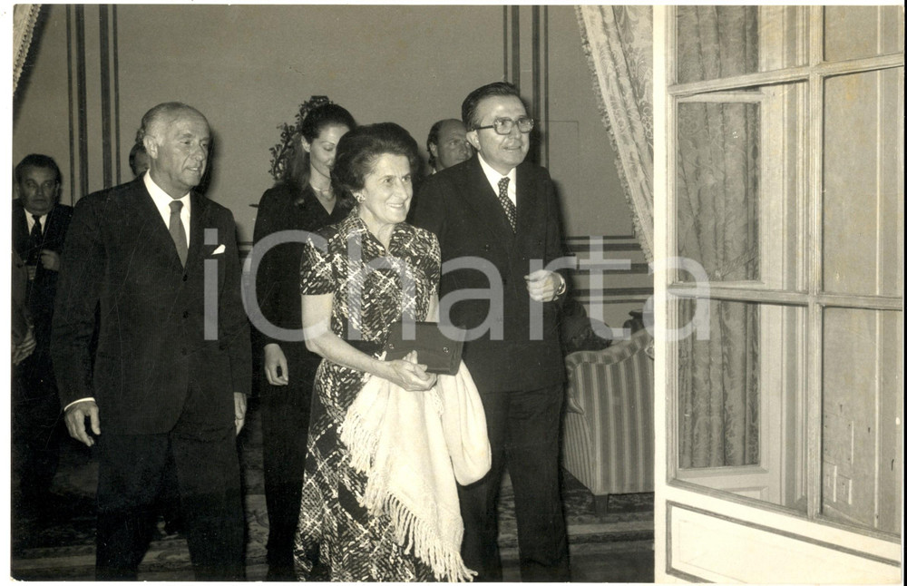 Fotografia d epoca originale 1970 ca ROMA Giulio ANDREOTTI a un convegno con la moglie Fotografia 30x20 1