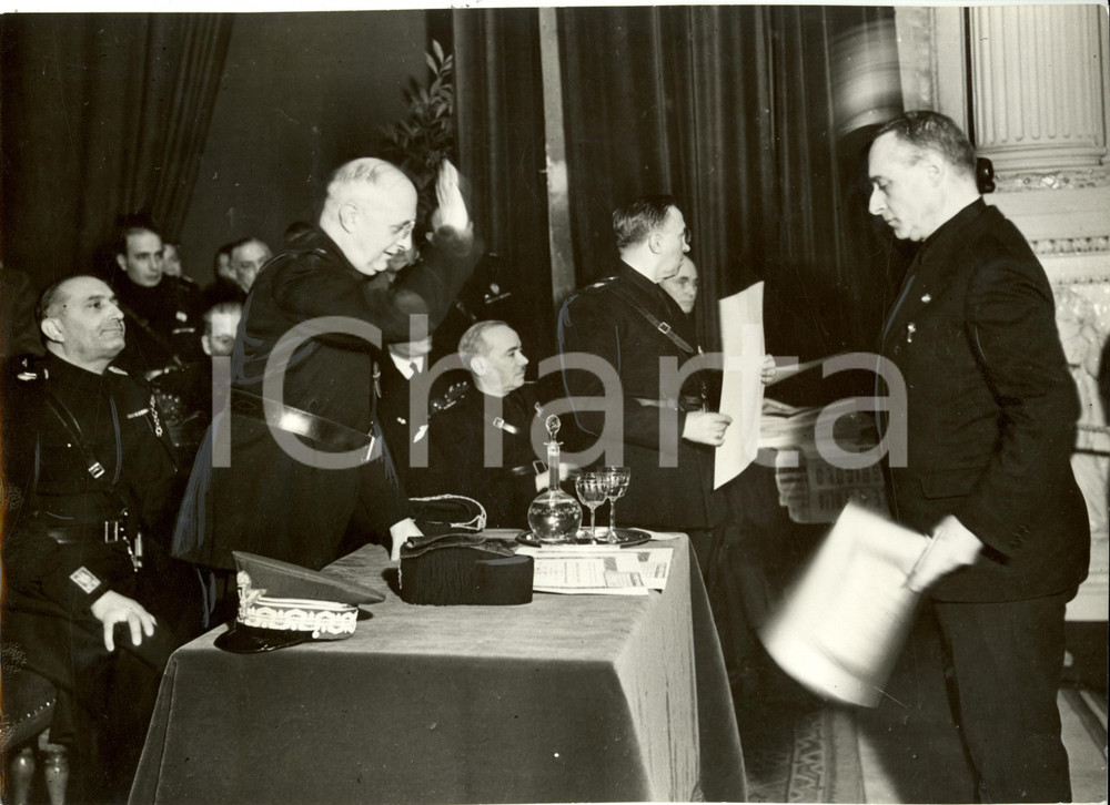 Fotografia d epoca originale 1937 MILANO Festa del GRANO Riccardo MOTTA premia uno dei vincitori Fotografia 1