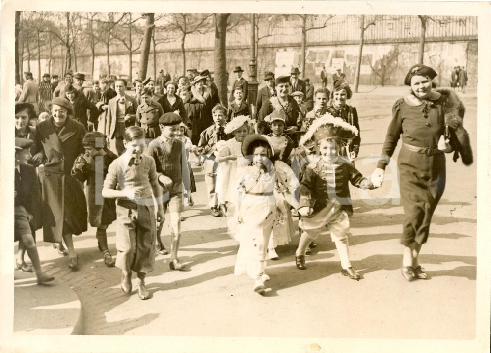 Fotografia d epoca originale 1938 PARIS Gruppo bambini in costume per festa MICAREME Fotografia 1