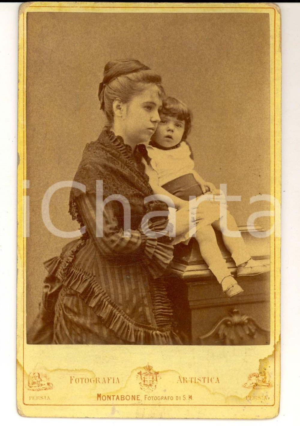 Fotografia d epoca originale 1880 ca MILANO Ritratto di giovane madre con la figlia Fotografia MONTABONE 1