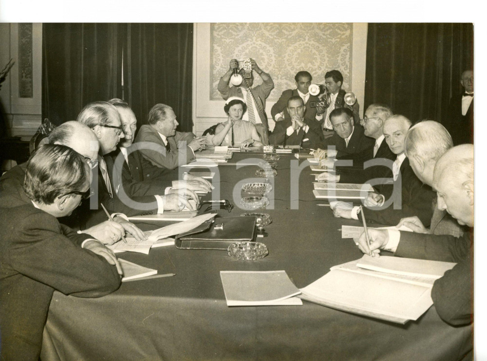 1956 ROMA Tavola rotonda con Antonio SEGNI Konrad ADENAUER Heinrich VON BRENTANO