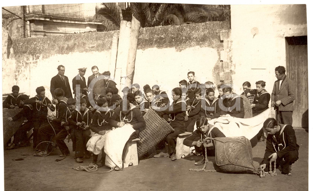 Fotografia d epoca originale 1931 BRINDISI Scuola Professionale MARITTIMA  Lavori marinareschi Foto 1